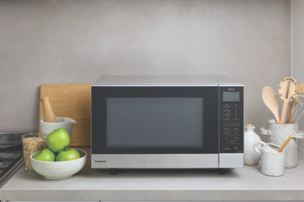 Panasonic 27L 1000W Flatbed Inverter Microwave NN-SF57QS (Refurbished) - Image 3